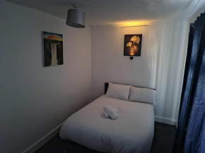 Britton Street Retreat - 4 Bedroom House